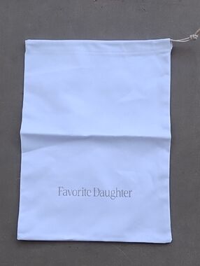 'Favorite Daughter' White Drawstring Dust Bag